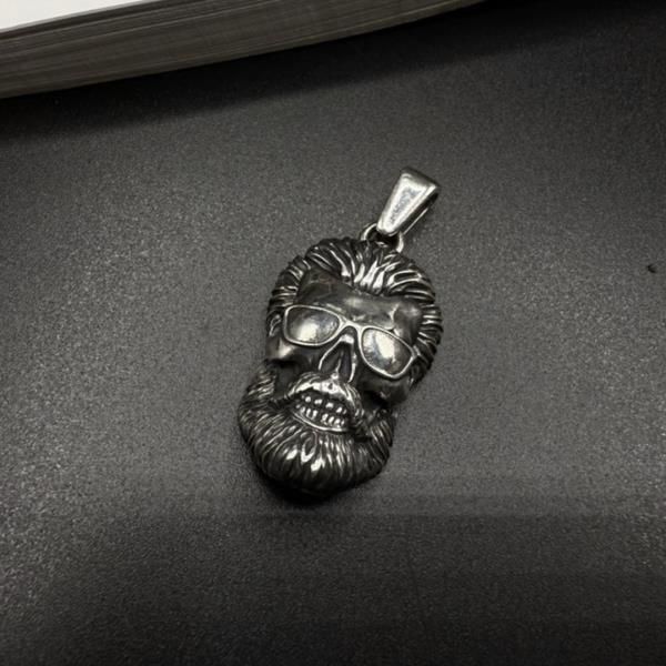 32250804211043271 pendentif moustacheux – Image 1