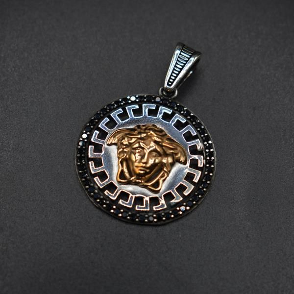36250218101720910 pendentif versace8 – Image 1
